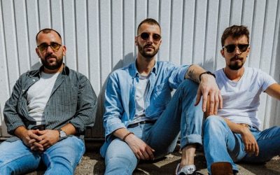 Bend Retrospektiva objavio debi album