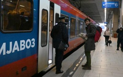 Vozom koji kasni: Put kroz sećanja