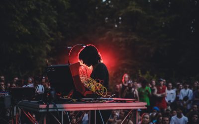 Američka pionirka elektronske muzike Suzanne Ciani premijerno u Sloveniji