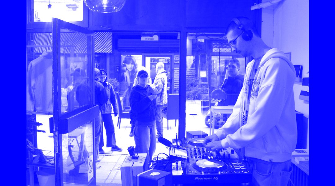 Praktikal is playing in my shop