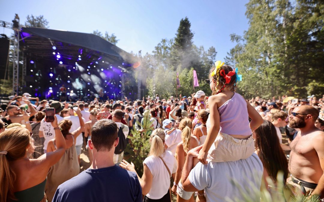 Završen 11. Mountain Music Fest: Hiljade posetilaca, prepune bine i Čarobna šuma puna porodica